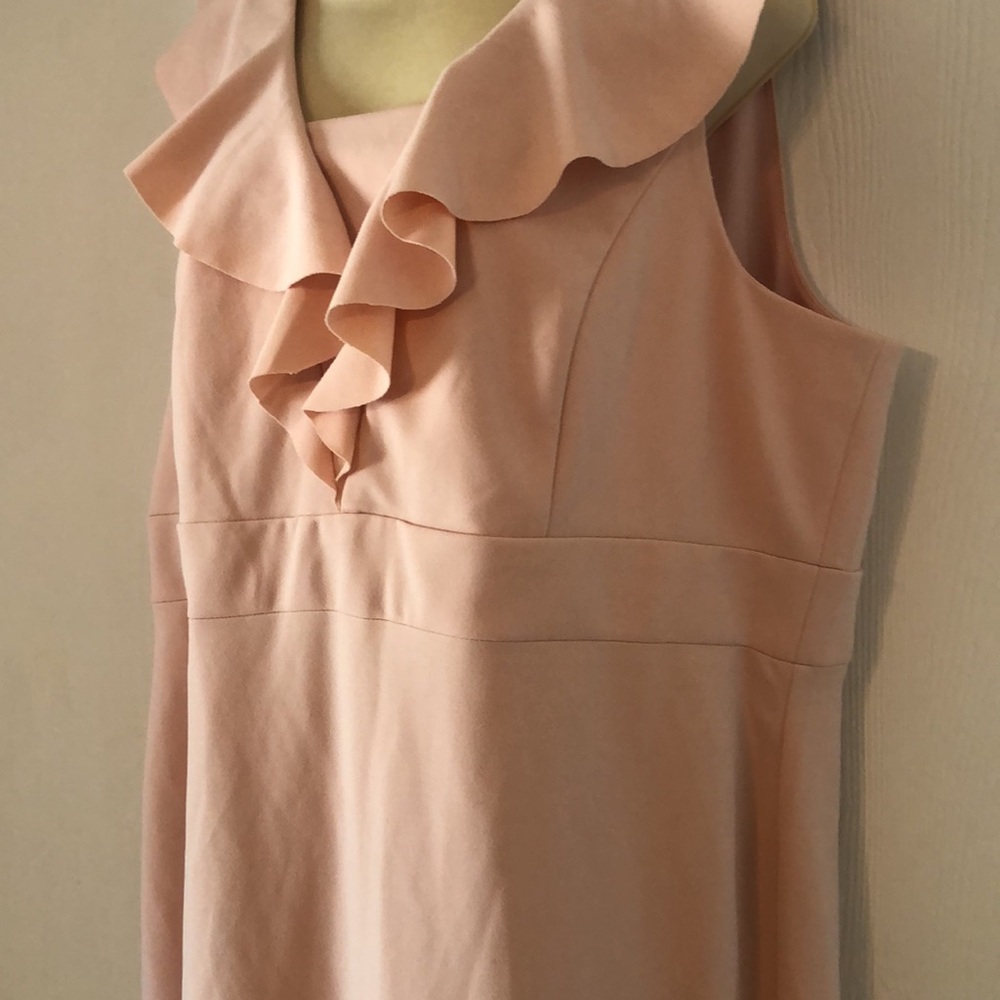 Woman’s stretchy spring  Easter peachy sleeveless Chico’s midi sheath dress